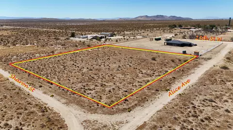 Alice Ave, Mojave, CA 93501