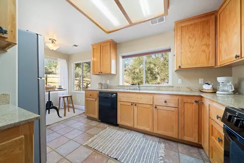 21605 Quail Springs Rd, Tehachapi, CA 93561 photo 9