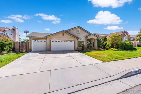 6826 Teasdale St, Lancaster, CA 93536