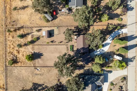 View/Area - 28260 Black Gold Way, Tehachapi, CA 93561 photo 1 of 4