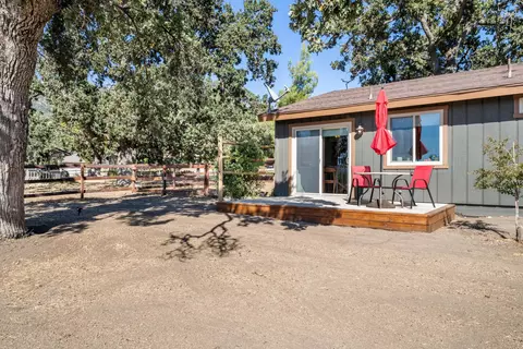 Exterior - 28260 Black Gold Way, Tehachapi, CA 93561 photo 8 of 11