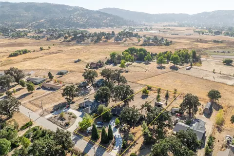 View/Area - 28260 Black Gold Way, Tehachapi, CA 93561 photo 4 of 4