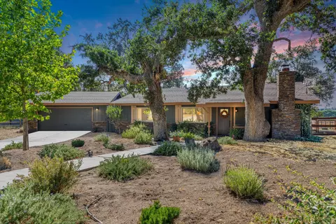 28260 Black Gold Way, Tehachapi, CA 93561