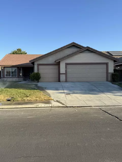 3327 Desert Cloud Ave, Rosamond, CA 93560