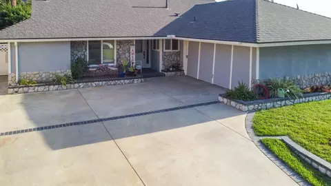 21250 Alaminos Dr, Saugus, CA 91350