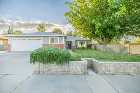 43889 12th St W, Lancaster, CA 93534