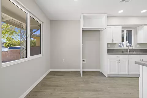 611 Ovington St E, Lancaster, CA 93535 photo 6