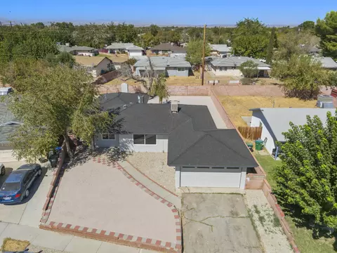 611 Ovington St E, Lancaster, CA 93535 photo 42