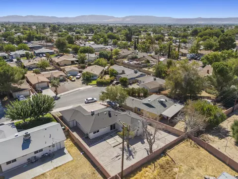 611 Ovington St E, Lancaster, CA 93535 photo 44