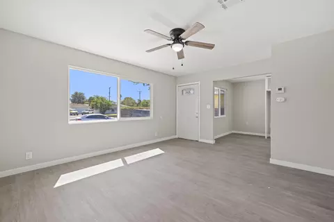611 Ovington St E, Lancaster, CA 93535 photo 4