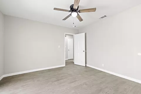611 Ovington St E, Lancaster, CA 93535 photo 18
