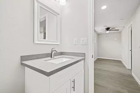 611 Ovington St E, Lancaster, CA 93535 photo 37