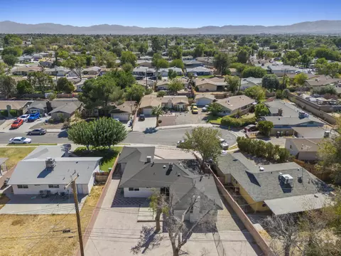 611 Ovington St E, Lancaster, CA 93535 photo 47