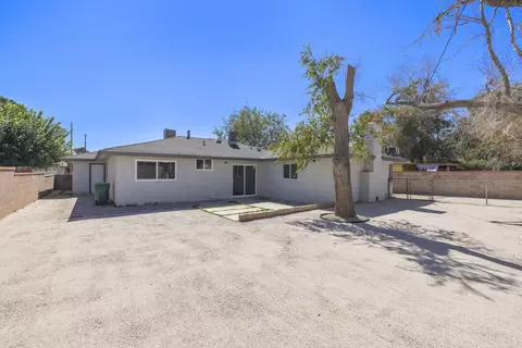 611 Ovington St E, Lancaster, CA 93535 photo 23
