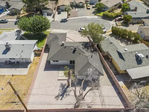 611 Ovington St E, Lancaster, CA 93535 photo 46