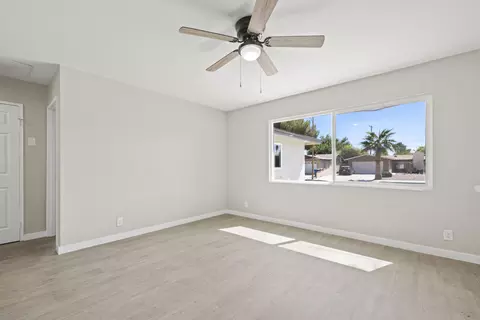 611 Ovington St E, Lancaster, CA 93535 photo 3