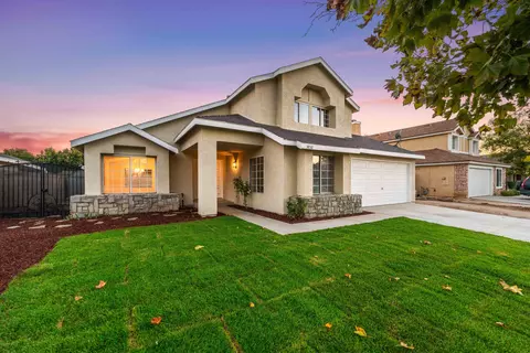 3832 Eclipse Dr, Palmdale, CA 93550