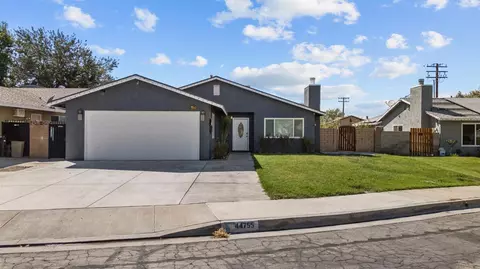44755 Leslie Ct, Lancaster, CA 93535 photo 2
