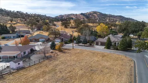 Buckpasser Drive, Tehachapi, CA 93561 photo 7