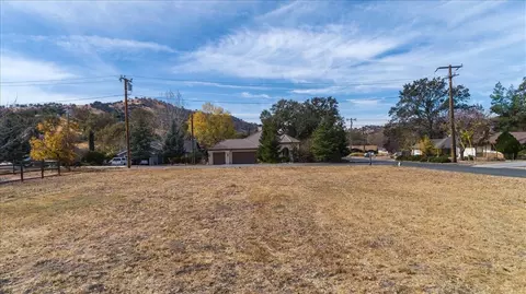 Buckpasser Drive, Tehachapi, CA 93561 photo 3