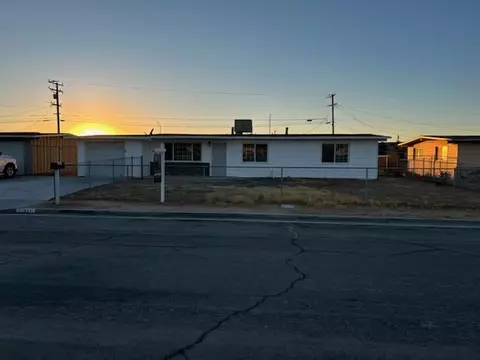 12471 Sierra View St, Boron, CA 93516 photo 2