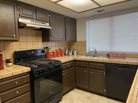 37264 27th St E, Palmdale, CA 93550 photo 2