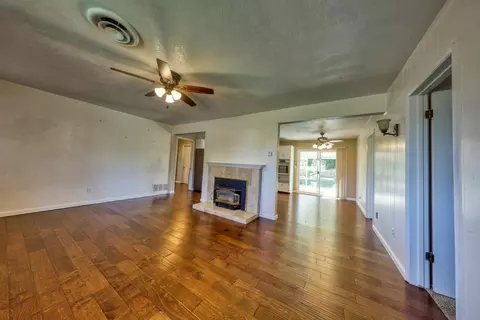 910 Golden W Ct, Tehachapi, CA 93561 photo 3