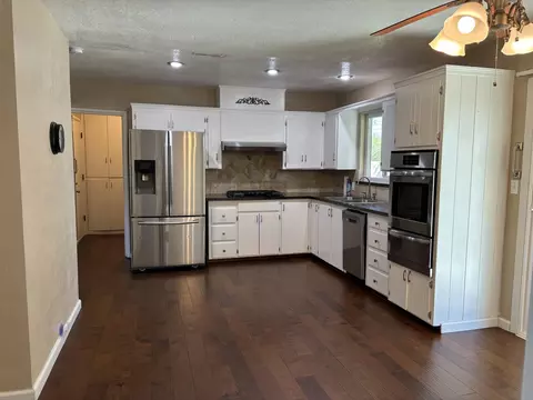 910 Golden W Ct, Tehachapi, CA 93561 photo 4