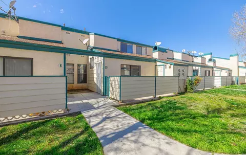 Exterior - 44460 15th St E #8, Lancaster, CA 93535 photo 2 of 3