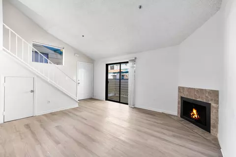 Living - 44460 15th St E #8, Lancaster, CA 93535 photo 4 of 9