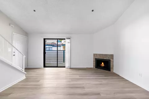Living - 44460 15th St E #8, Lancaster, CA 93535 photo 3 of 9