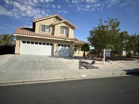 1827 Date Palm Dr, Palmdale, CA 93551