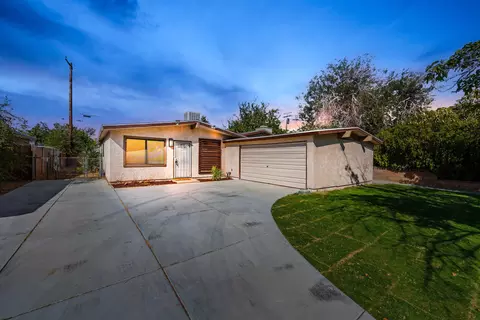 1041 Ave H 7 W, Lancaster, CA 93534