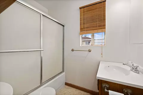 Bath - 38702 21st St E, Palmdale, CA 93550 photo 1 of 1
