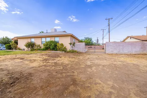 Exterior - 38702 21st St E, Palmdale, CA 93550 photo 3 of 5