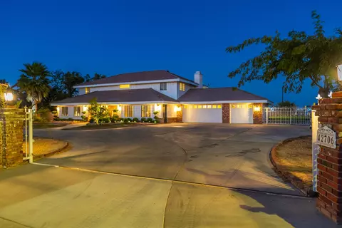 Exterior - 42706 20th St W, Lancaster, CA 93534 photo 18 of 19