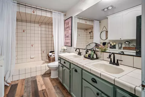 Bath - 42706 20th St W, Lancaster, CA 93534 photo 5 of 5