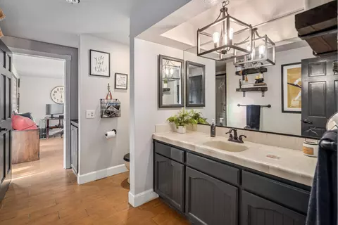 Bath - 42706 20th St W, Lancaster, CA 93534 photo 1 of 5