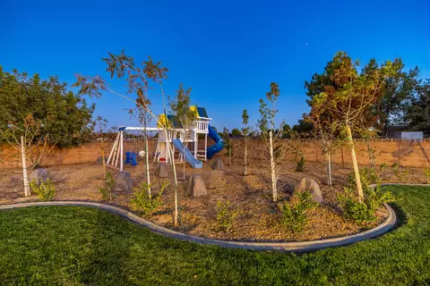 Exterior - 42706 20th St W, Lancaster, CA 93534 photo 14 of 19