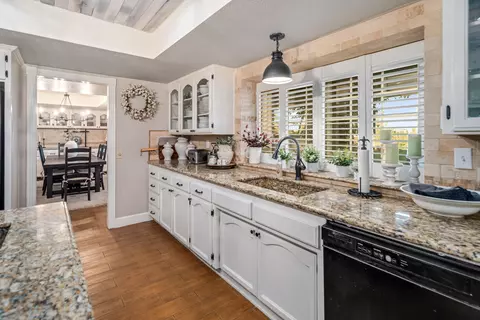Kitchen - 42706 20th St W, Lancaster, CA 93534 photo 4 of 5