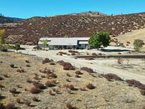 46805 215th St W, Lancaster, CA 93536