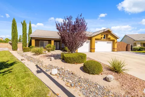 2011 Jeffrey Ln, Lancaster, CA 93536