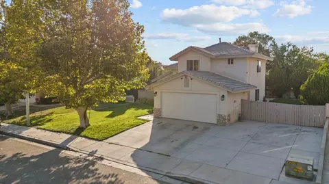 44639 Tarragon Dr, Lancaster, CA 93536