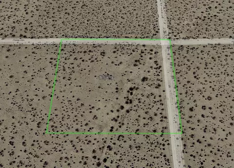 Dailey Ave, Mojave, CA 93501 photo 10