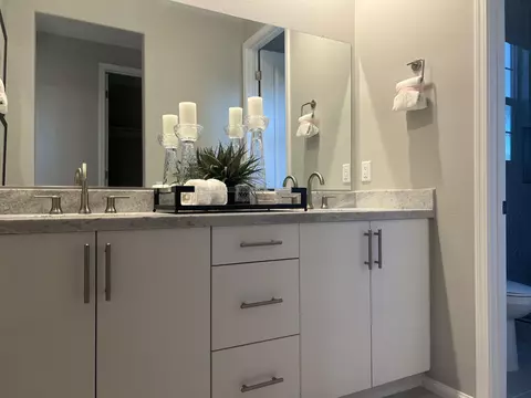 Bath - 43896 Hampton St, Lancaster, CA 93535 photo 1 of 1