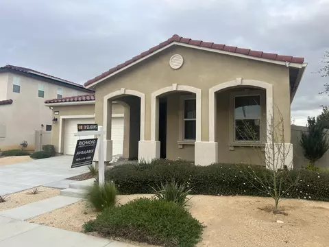 43896 Hampton St, Lancaster, CA 93535