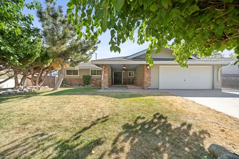 512 Oakwood St, Tehachapi, CA 93561