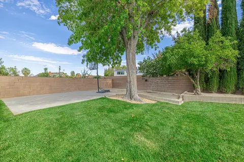 Exterior - 43630 Sugar St, Lancaster, CA 93536 photo 9 of 11