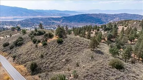 25201 Jacaranda Dr, Tehachapi, CA 93561 photo 9