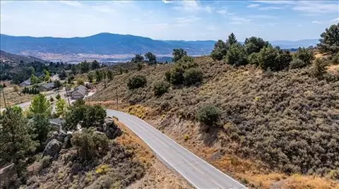 25201 Jacaranda Dr, Tehachapi, CA 93561 photo 16